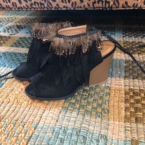 Qupid black fringe & feather heel sandals